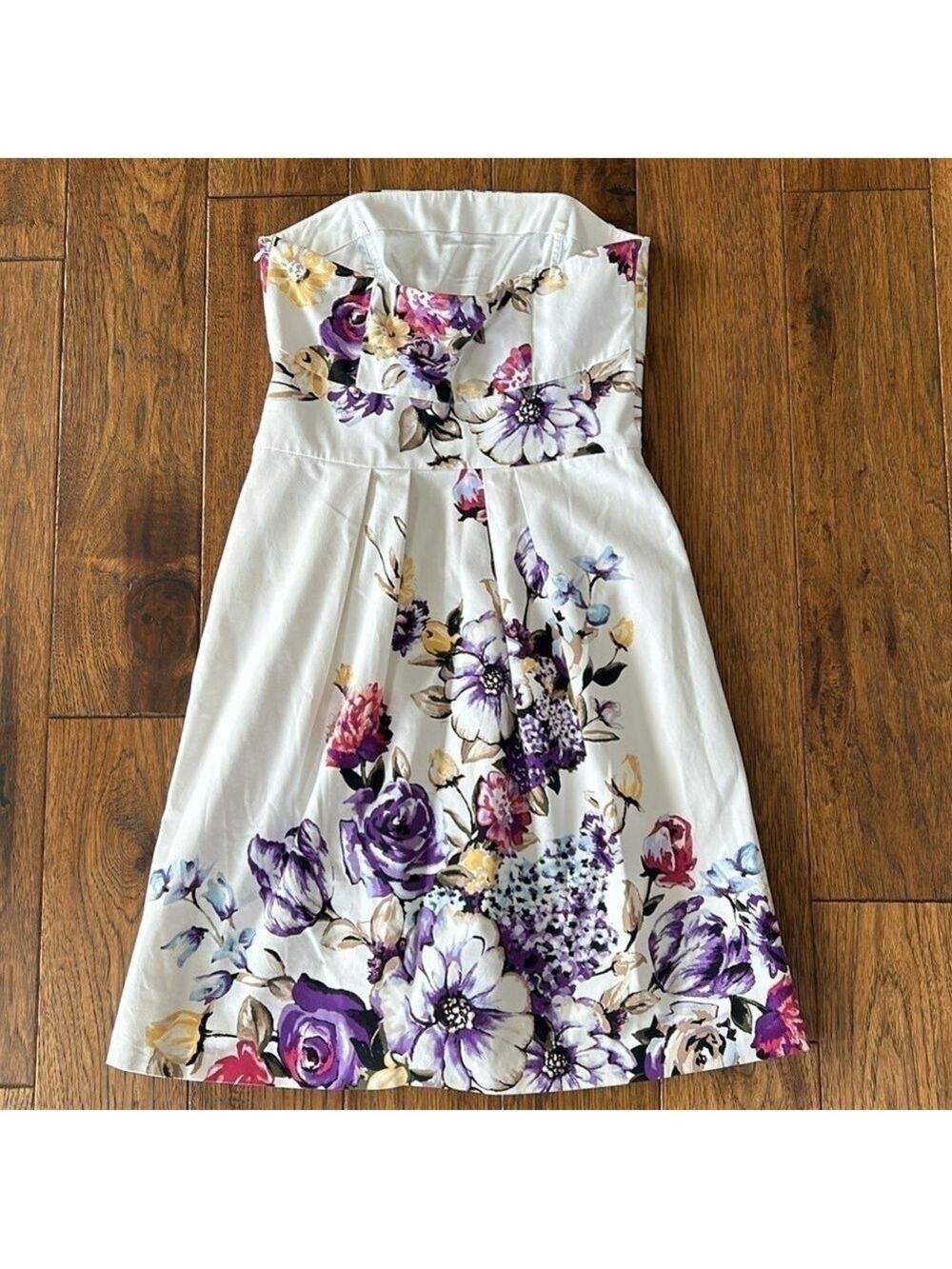 White House Black Market: White Strapless Dress w/ Floral Pattern: Size 0 - Picture 5 of 10